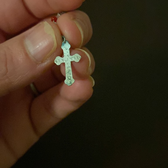 Red beaded necklace with cross on it - comes with small holder - Picture 6 of 10